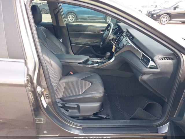 45966742 :رقم المزاد ، 4T1B11HK2JU103797 vin ، 2018 Toyota Camry Se مزاد بيع