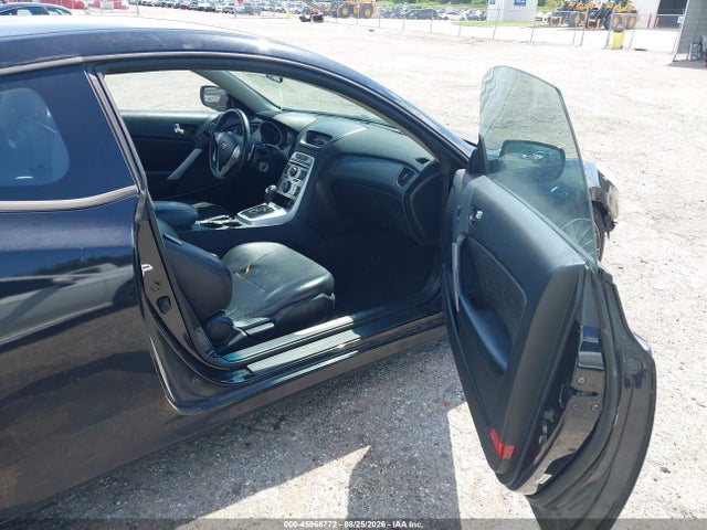 2010 Hyundai Genesis 3.8 მანქანა იყიდება აუქციონზე, vin: KMHHU6KH7AU017865, აუქციონის ნომერი: 45966772