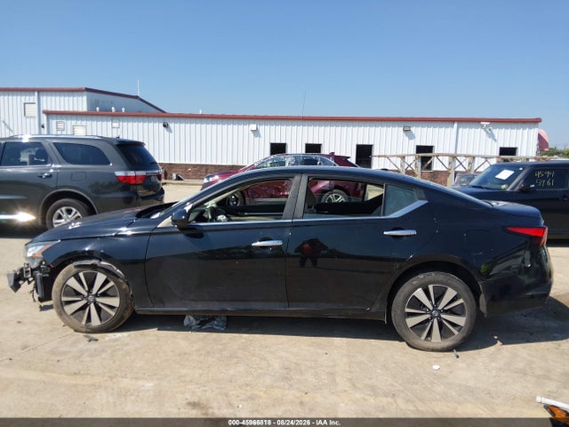 45966818 :رقم المزاد ، 1N4BL4DW0MN311951 vin ، 2021 Nissan Altima Sv Intelligent Awd مزاد بيع