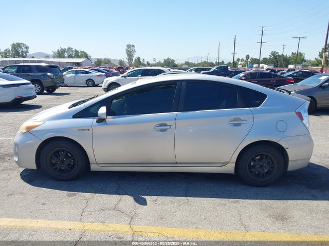 Toyota Prius Two 2014 JTDKN3DU6E1741179 Image 14