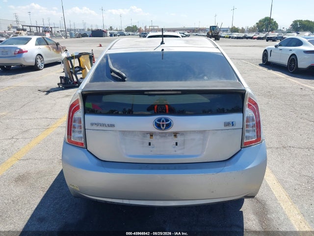 Toyota Prius Two 2014 JTDKN3DU6E1741179 Image 16