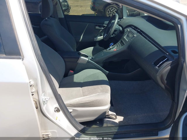 Toyota Prius Two 2014 JTDKN3DU6E1741179 Image 5