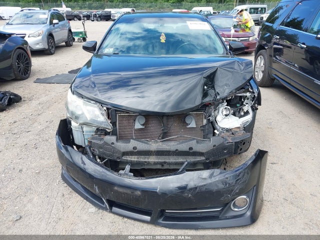 45967021 :رقم المزاد ، 4T1BF1FK3EU830764 vin ، 2014 Toyota Camry Se مزاد بيع