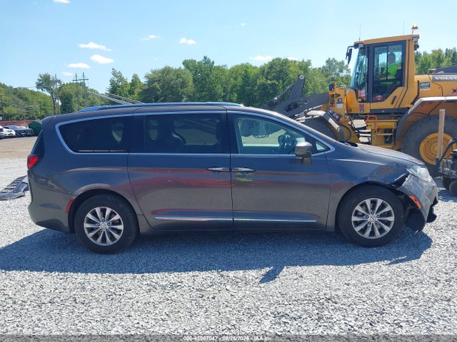 2018 Chrysler Pacifica Touring L მანქანა იყიდება აუქციონზე, vin: 2C4RC1BG9JR124421, აუქციონის ნომერი: 45967047