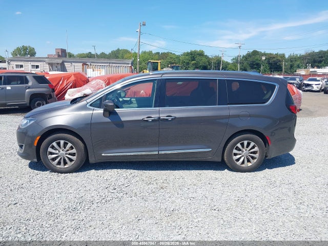 2018 Chrysler Pacifica Touring L მანქანა იყიდება აუქციონზე, vin: 2C4RC1BG9JR124421, აუქციონის ნომერი: 45967047