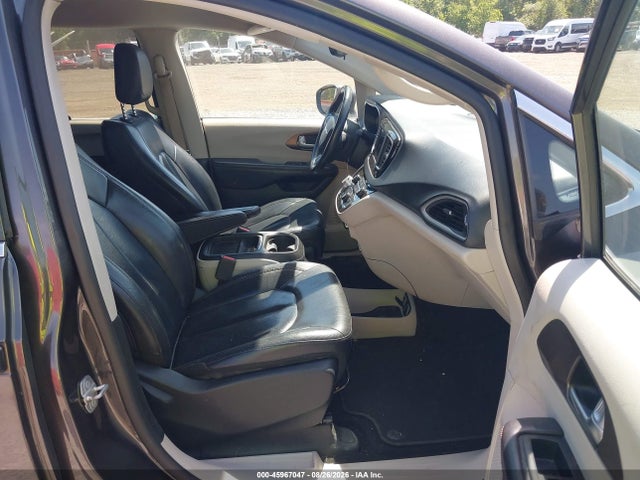 2018 Chrysler Pacifica Touring L მანქანა იყიდება აუქციონზე, vin: 2C4RC1BG9JR124421, აუქციონის ნომერი: 45967047
