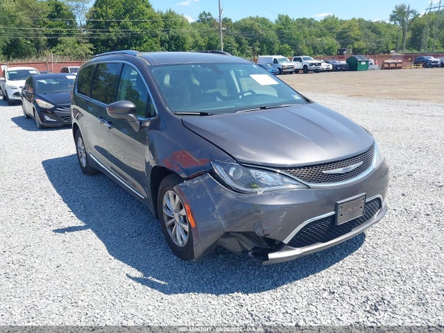 2018 Chrysler Pacifica Touring L მანქანა იყიდება აუქციონზე, vin: 2C4RC1BG9JR124421, აუქციონის ნომერი: 45967047