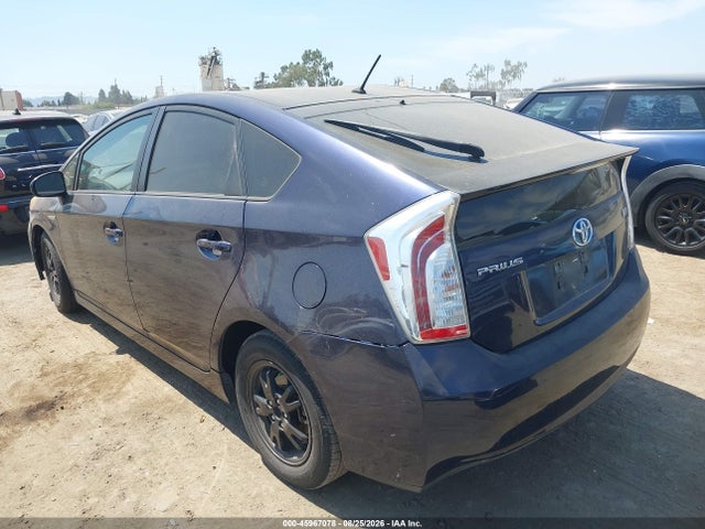 Toyota Prius Two 2014 JTDKN3DU6E0379960 Image 3