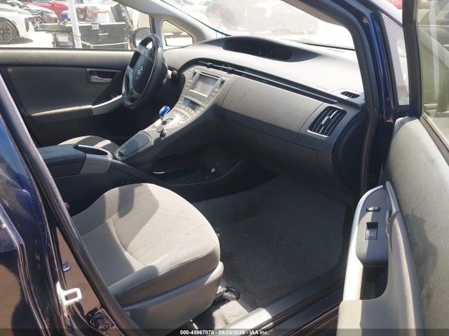 Toyota Prius Two 2014 JTDKN3DU6E0379960 Image 5