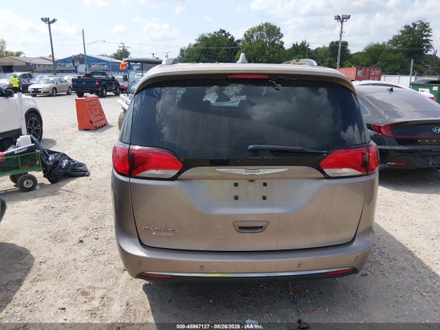 2017 Chrysler Pacifica Touring-l Plus მანქანა იყიდება აუქციონზე, vin: 2C4RC1EG0HR622514, აუქციონის ნომერი: 45967127