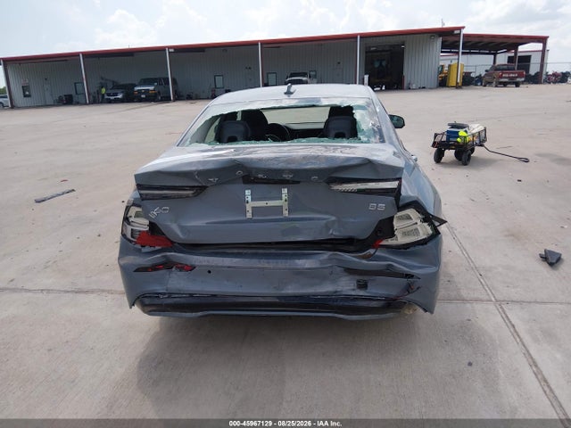 7JRL12FK9RG323001 Volvo S60 B5 Core Dark Theme