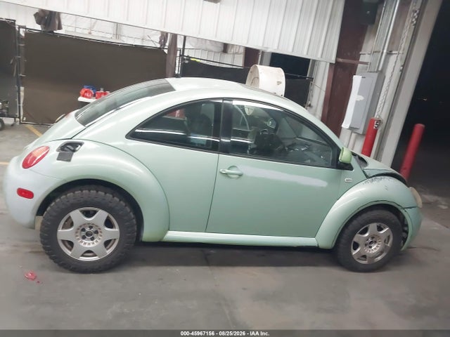 2000 Volkswagen New Beetle Gls მანქანა იყიდება აუქციონზე, vin: 3VWCC21C9YM473345, აუქციონის ნომერი: 45967156