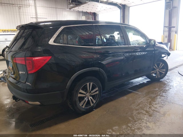 45967186 :رقم المزاد ، 5FNYF6H33HB081642 vin ، 2017 Honda Pilot Ex مزاد بيع