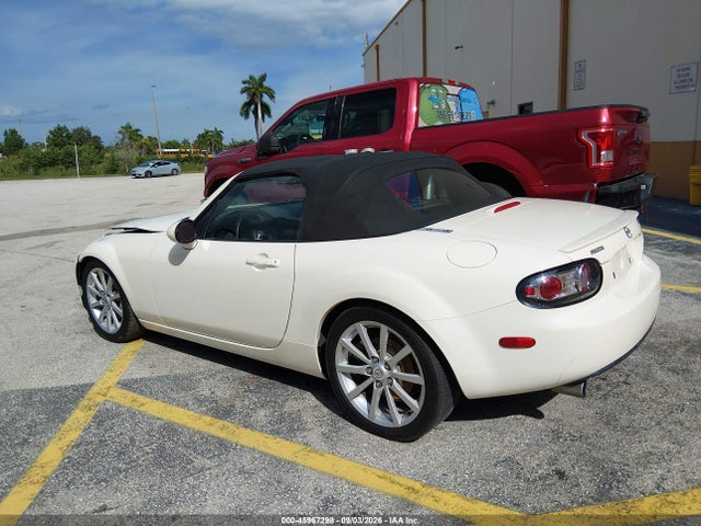 45967298 :رقم المزاد ، JM1NC25F160113163 vin ، 2006 Mazda Mx-5 Grand Touring مزاد بيع