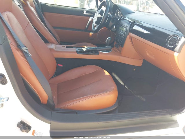 45967298 :رقم المزاد ، JM1NC25F160113163 vin ، 2006 Mazda Mx-5 Grand Touring مزاد بيع