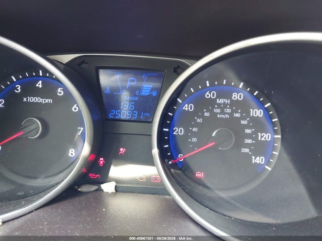 2015 Hyundai Tucson Gls მანქანა იყიდება აუქციონზე, vin: KM8JT3AF4FU033502, აუქციონის ნომერი: 45967301