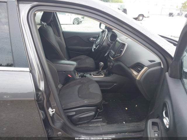 Продаж на аукціоні авто 2016 Jeep Cherokee Latitude, vin: 1C4PJMCS2GW285825, номер лоту: 45967312