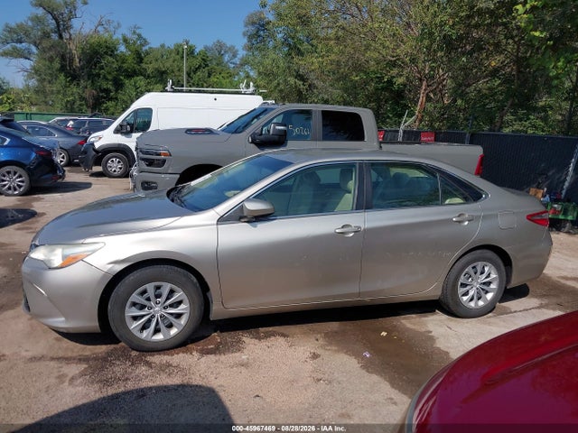 45967469 :رقم المزاد ، 4T4BF1FK9GR537301 vin ، 2016 Toyota Camry Le مزاد بيع