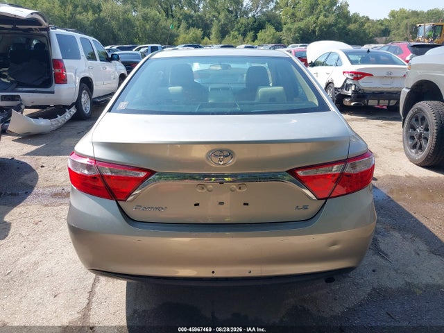 45967469 :رقم المزاد ، 4T4BF1FK9GR537301 vin ، 2016 Toyota Camry Le مزاد بيع