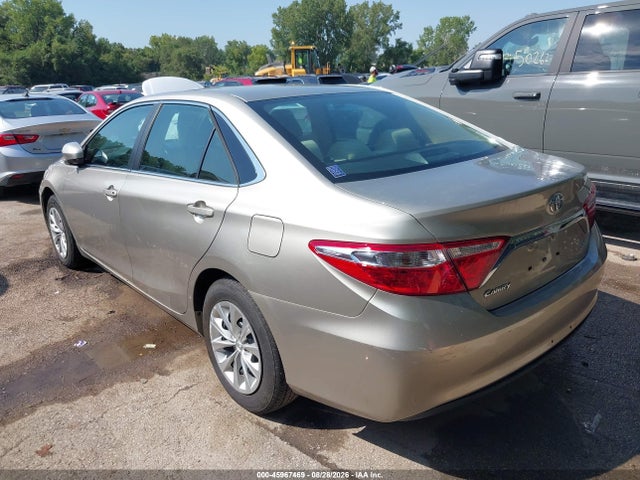 45967469 :رقم المزاد ، 4T4BF1FK9GR537301 vin ، 2016 Toyota Camry Le مزاد بيع