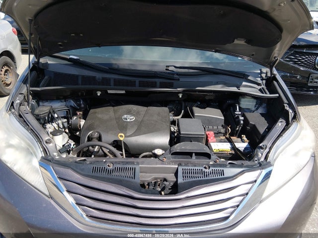 2017 Toyota Sienna Le 8 Passenger მანქანა იყიდება აუქციონზე, vin: 5TDKZ3DC4HS824628, აუქციონის ნომერი: 45967498