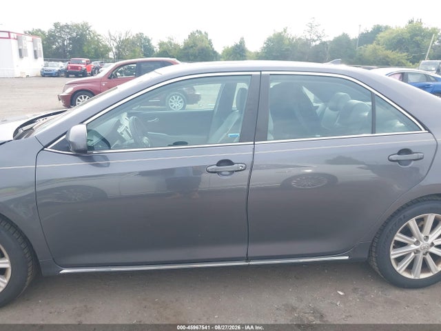 2014 Toyota Camry Xle V6 მანქანა იყიდება აუქციონზე, vin: 4T1BK1FK1EU551972, აუქციონის ნომერი: 45967541