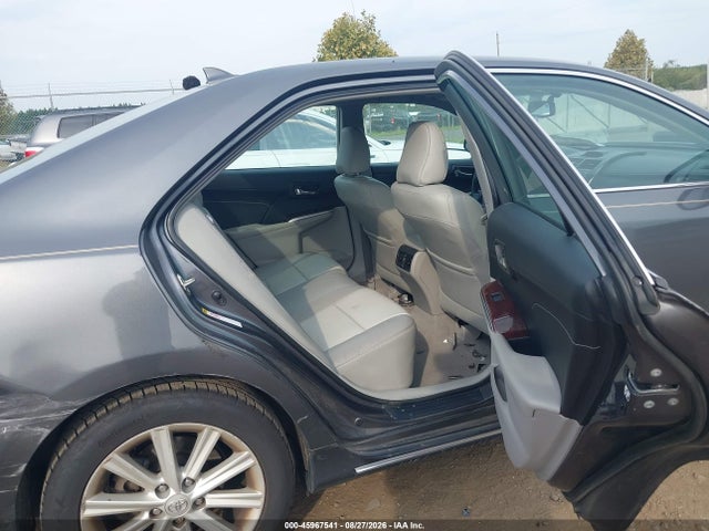 2014 Toyota Camry Xle V6 მანქანა იყიდება აუქციონზე, vin: 4T1BK1FK1EU551972, აუქციონის ნომერი: 45967541