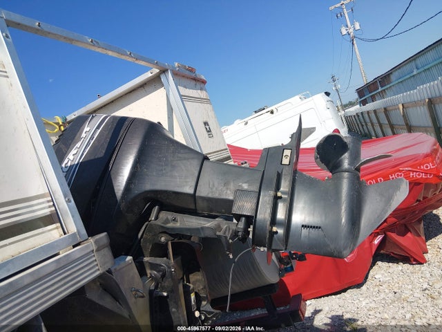 45967577 :رقم المزاد ، BUJ23370K203 vin ، 2003 Suntracker Ph30 Pontoon Boat مزاد بيع