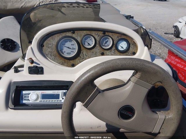 45967577 :رقم المزاد ، BUJ23370K203 vin ، 2003 Suntracker Ph30 Pontoon Boat مزاد بيع