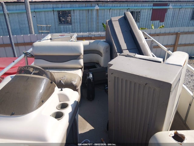 45967577 :رقم المزاد ، BUJ23370K203 vin ، 2003 Suntracker Ph30 Pontoon Boat مزاد بيع