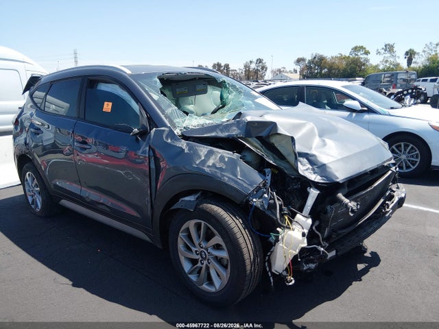 Hyundai TUCSON SEL 2018 KM8J33A40JU672161 main image