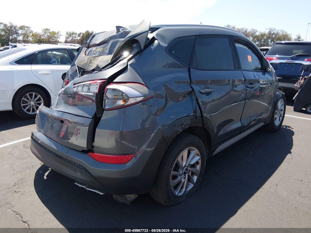 KM8J33A40JU672161 Hyundai TUCSON SEL