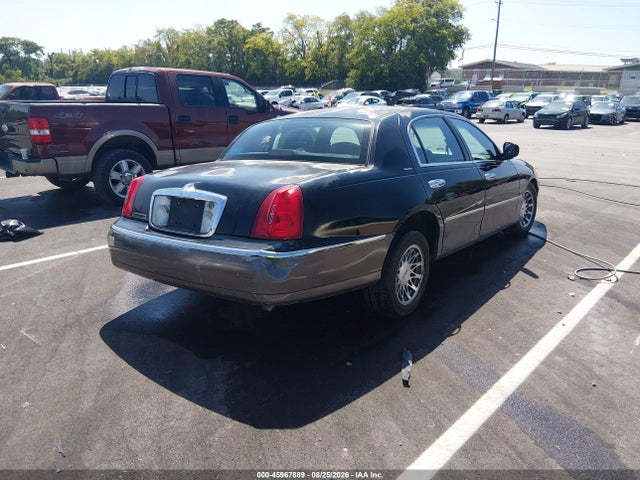 Aukcja sprzedaży 2000 Lincoln Town Car Signature, vin: 1LNHM82W5YY914695, numer aukcji: 45967889