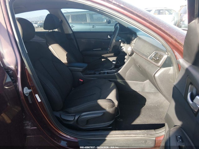 Auction sale of the 2017 Kia Optima Lx, vin: 5XXGT4L35HG134662, lot number: 45967937