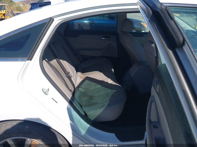 5NPE24AF4JH607825 Hyundai SONATA SE