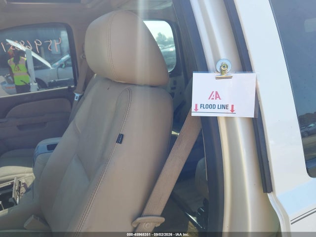 45968351 :رقم المزاد ، 1GNUKCE00AR276978 vin ، 2010 Chevrolet Tahoe Ltz مزاد بيع