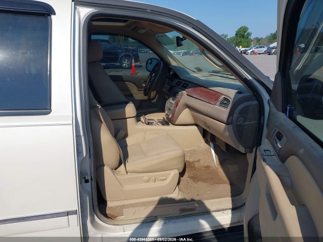 45968351 :رقم المزاد ، 1GNUKCE00AR276978 vin ، 2010 Chevrolet Tahoe Ltz مزاد بيع