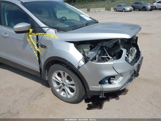 45968355 :رقم المزاد ، 1FMCU9GD3HUD10870 vin ، 2017 Ford Escape Se مزاد بيع