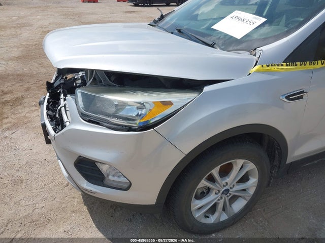 45968355 :رقم المزاد ، 1FMCU9GD3HUD10870 vin ، 2017 Ford Escape Se مزاد بيع
