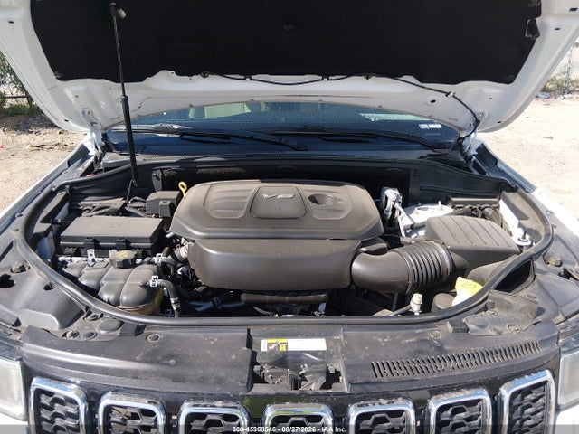 1C4RJEAG5HC965086 Jeep Grand Cherokee Laredo 4x2
