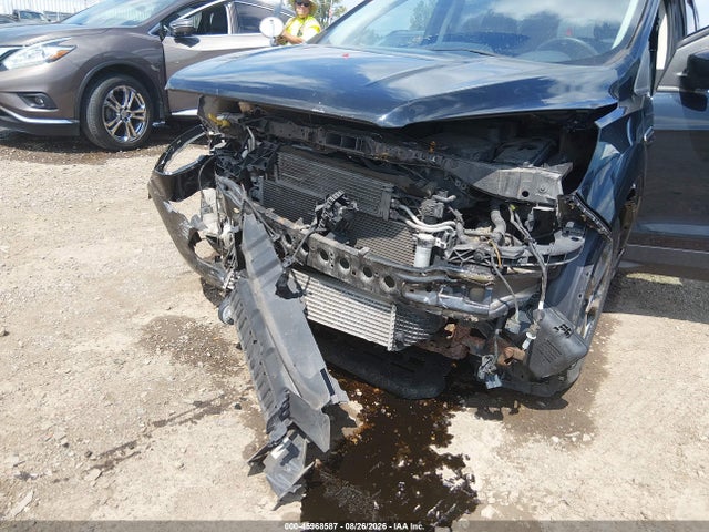 Продажа на аукционе авто 2017 Ford Escape Se, vin: 1FMCU9G96HUB75993, номер лота: 45968587