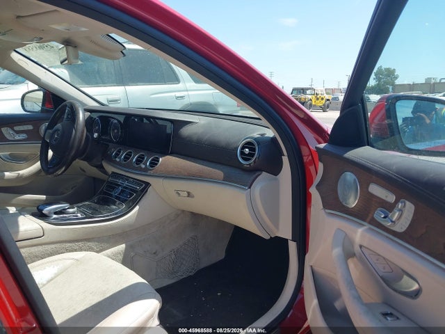 WDDZF4JB2HA088476 Mercedes-Benz E 300