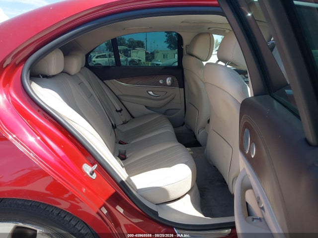 WDDZF4JB2HA088476 Mercedes-Benz E 300