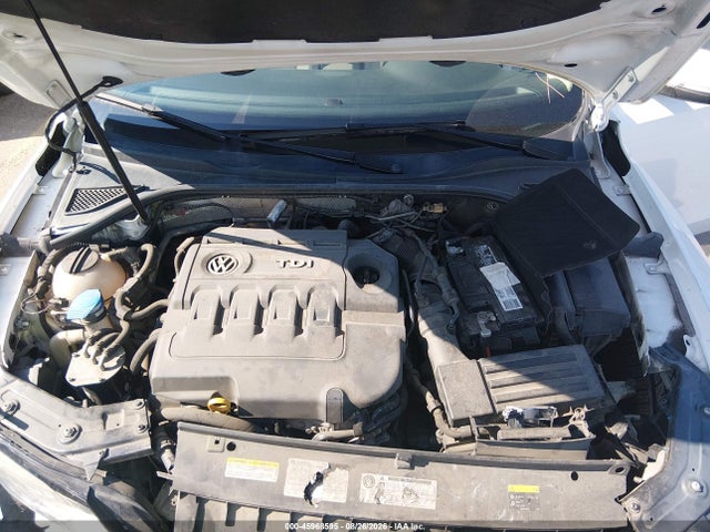 2015 Volkswagen Passat 2.0l Tdi Se მანქანა იყიდება აუქციონზე, vin: 1VWBV7A33FC093967, აუქციონის ნომერი: 45968595