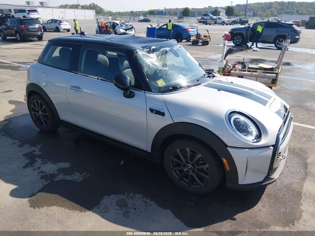 45968646 :رقم المزاد ، WMW13DJ09N2R46186 vin ، 2022 Mini Se Hardtop Cooper مزاد بيع