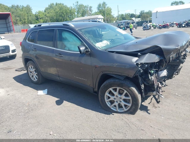 Auction sale of the 2016 Jeep Cherokee Latitude, vin: 1C4PJMCBXGW318389, lot number: 45968693