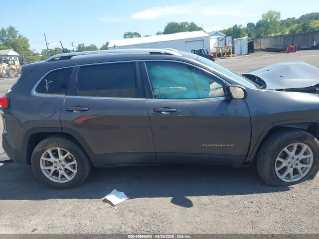 Auction sale of the 2016 Jeep Cherokee Latitude, vin: 1C4PJMCBXGW318389, lot number: 45968693