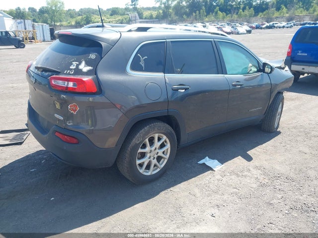 Auction sale of the 2016 Jeep Cherokee Latitude, vin: 1C4PJMCBXGW318389, lot number: 45968693