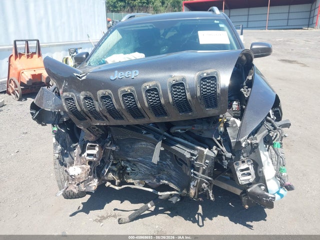 Auction sale of the 2016 Jeep Cherokee Latitude, vin: 1C4PJMCBXGW318389, lot number: 45968693
