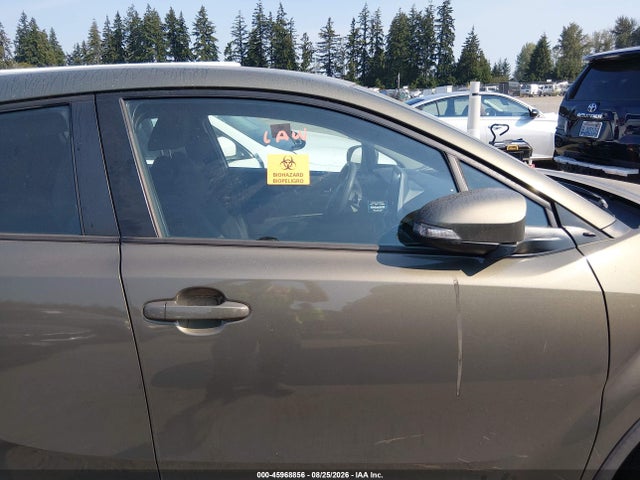 NMTKHMBX9MR121890 Toyota C-HR LE